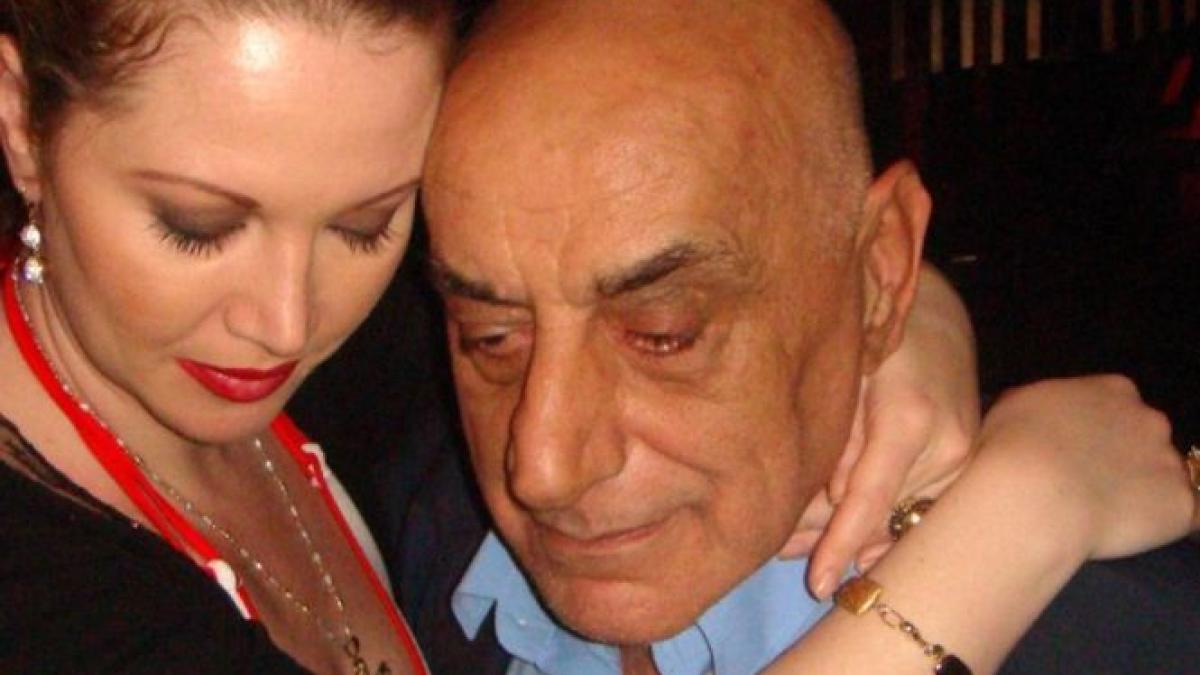 asa arata crucea lui viorel lis oana bine ca sunt puternica si pot