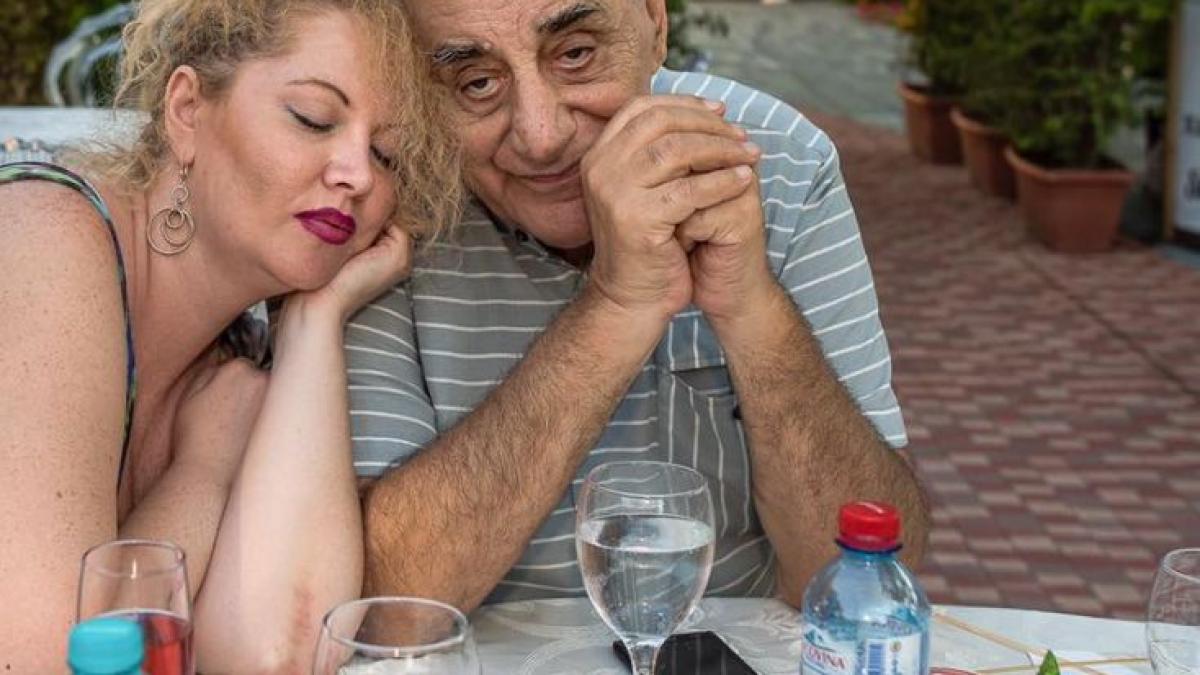 oana lis a postat o fotografie socanta ce tine vedeta in portbagaj foto