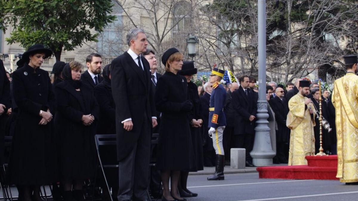 de ce s a cantat hristos a inviat la inmormantarea regelui mihai