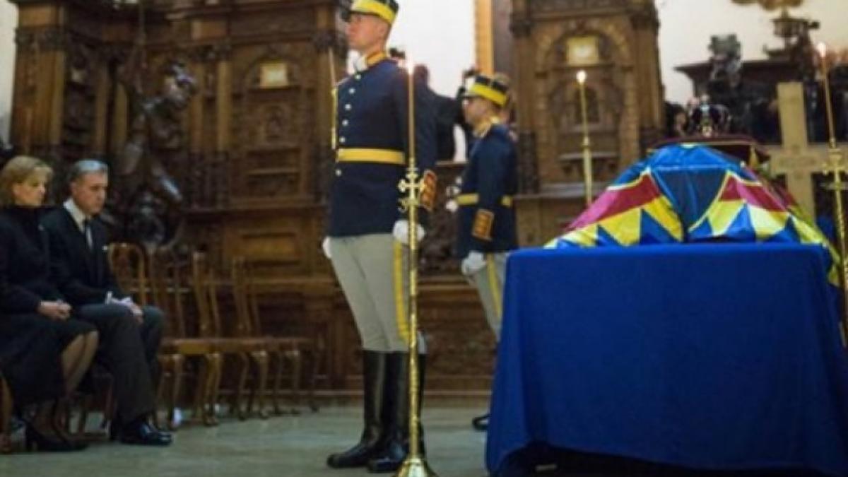 moment incarcat de semnificatii intre printul charles si ms margareta la inmormantarea regelui mihai moment incarcat de semnificatii intre printul charles si ms margareta la inmormantarea regelui mihai