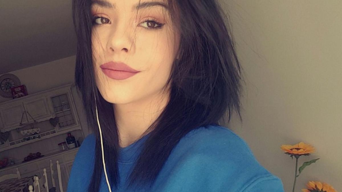 tatalui i s a parut ca fiica lui sta prea mult la baie asa ca a intrat peste ea cand a vazut ce era