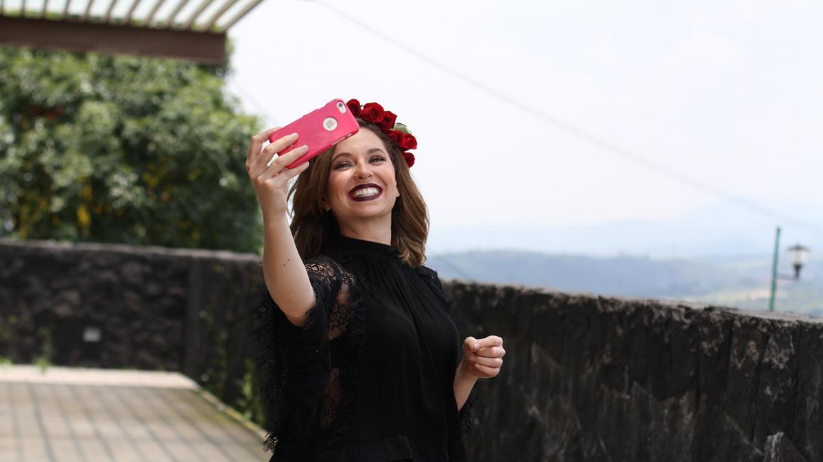 selfita este o tulburare mintala adevarul despre persoanele care sunt obsedate de acest tip de poze