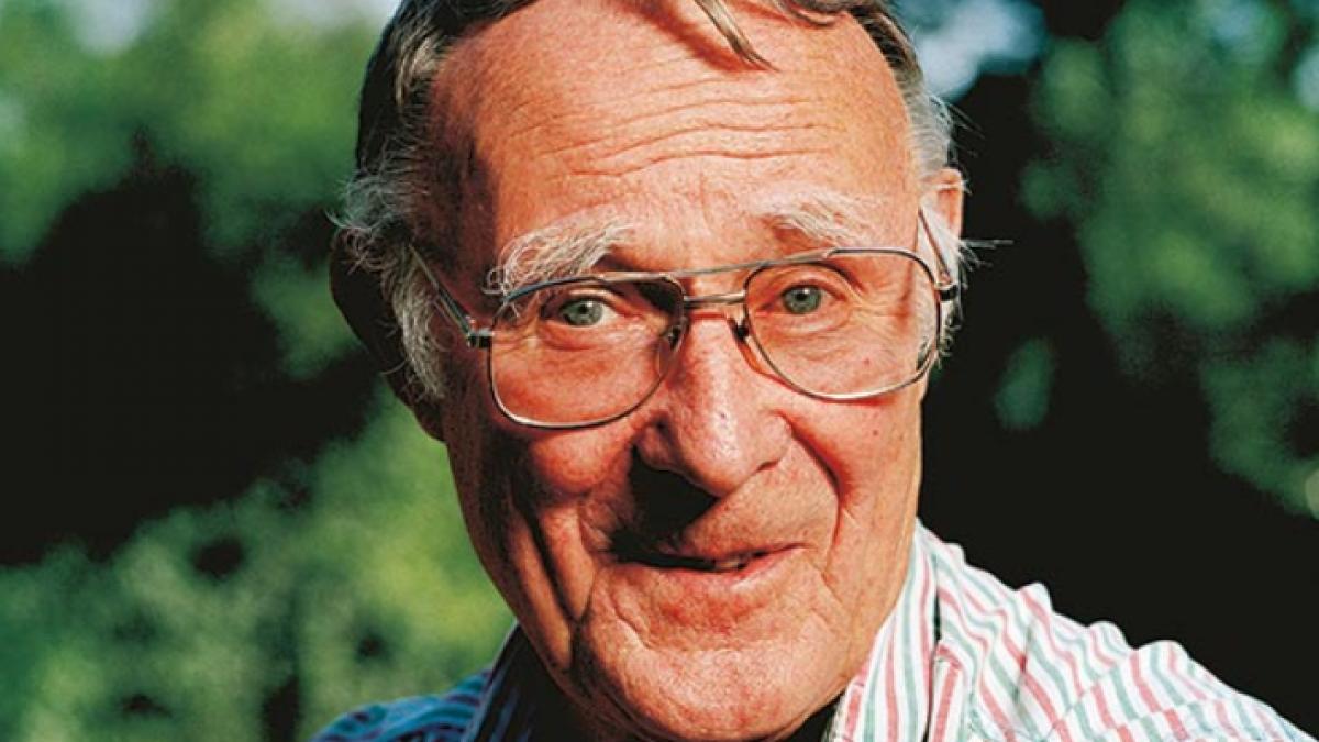 de ce isi cumpara haine de la second hand unul dintre cei mai bogati oameni din lume