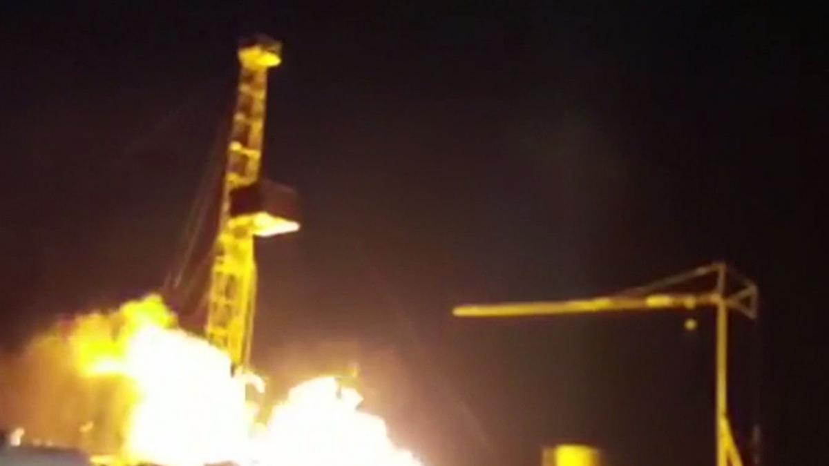 incendiu puternic in satu mare la o sonda de gaze