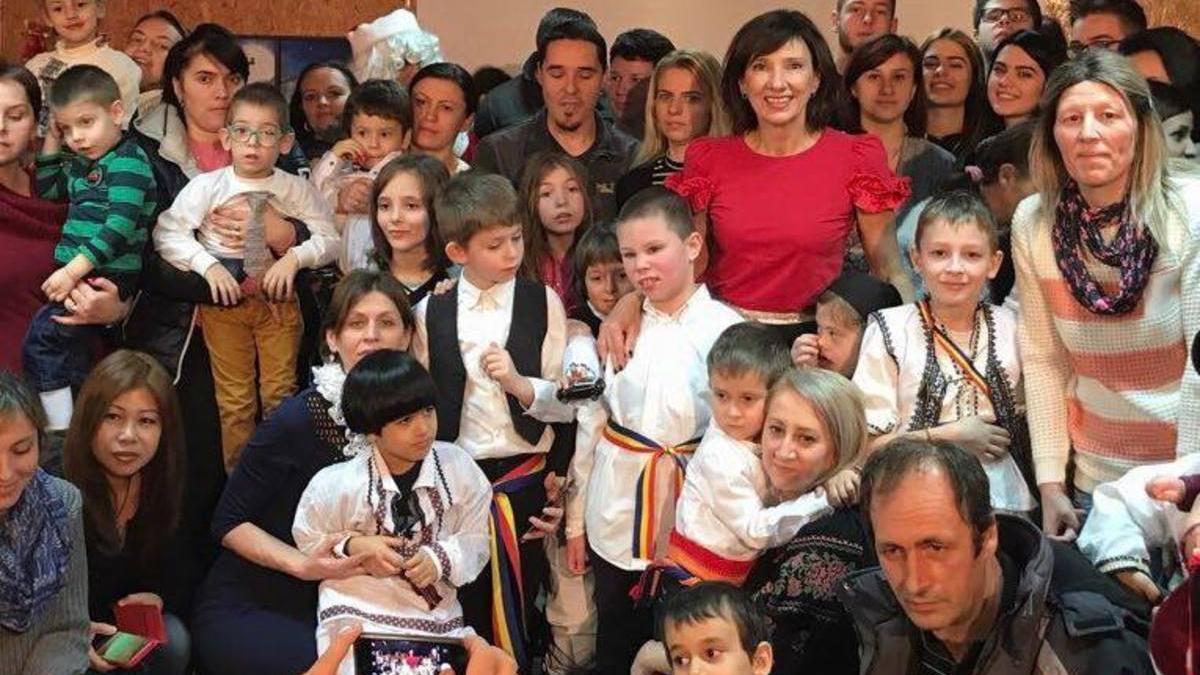 ce a facut carmen iohannis cu patru zile inainte de craciun oamenii au inceput sa aplaude