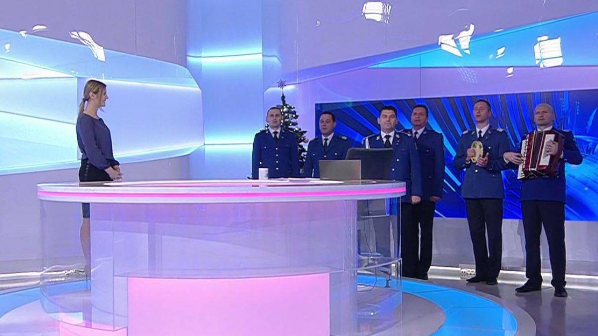 moment inedit in direct la antena 3 jandarmii au intrat in studio si au inceput