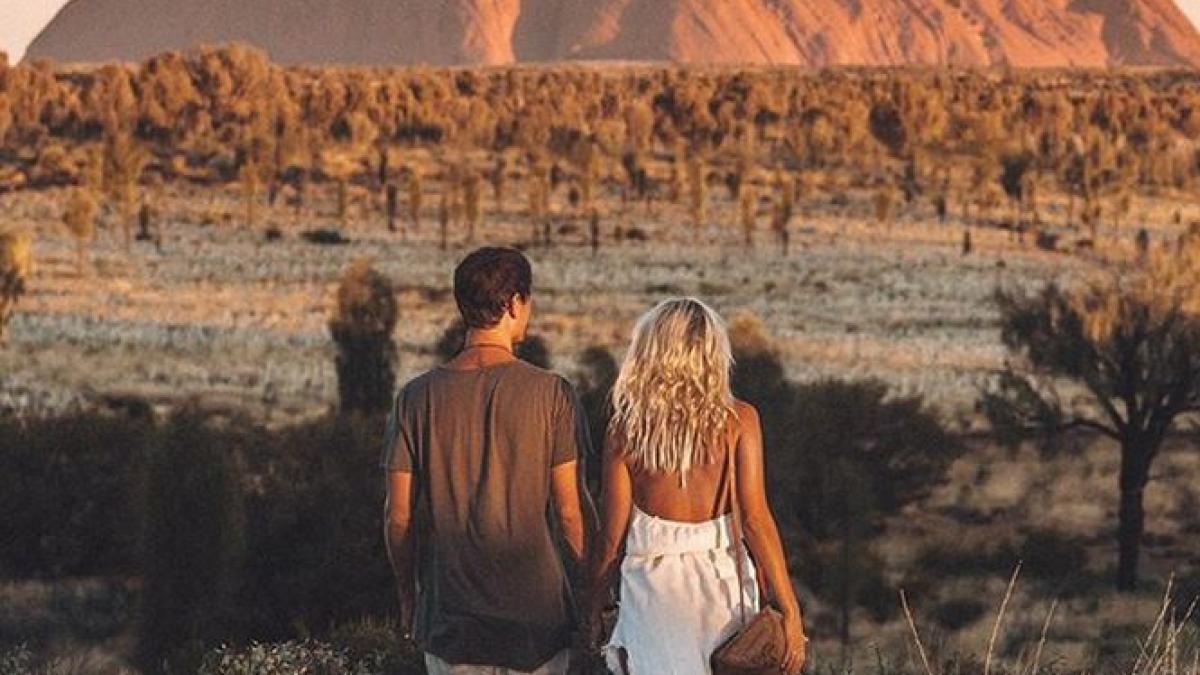 cum arata fotografiile cuplului care primeste 9 000 de dolari pentru o poza