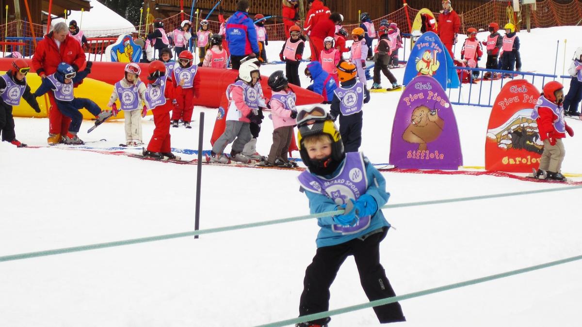 elevii si prescolarii intra in vacanta de iarna cand vor incepe cursurile