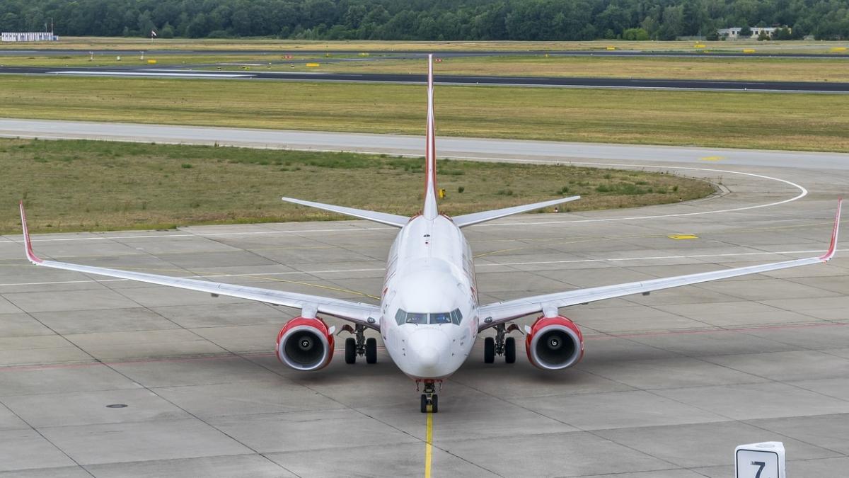incident aviatic o aeronava a iesit de pe pista imediat dupa aterizare