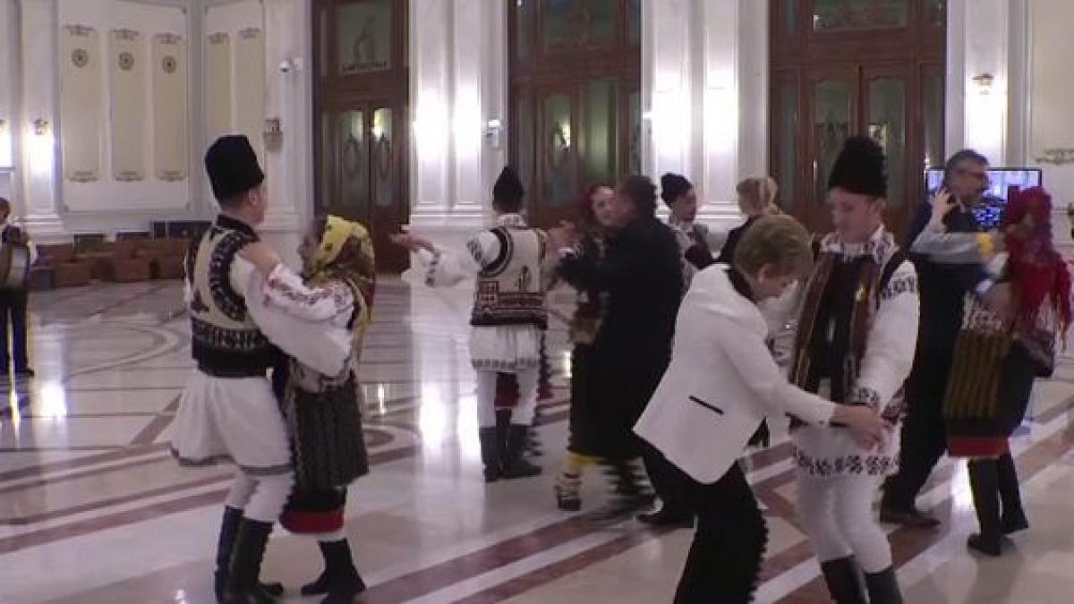 politikix intre doua legi au incins o hora