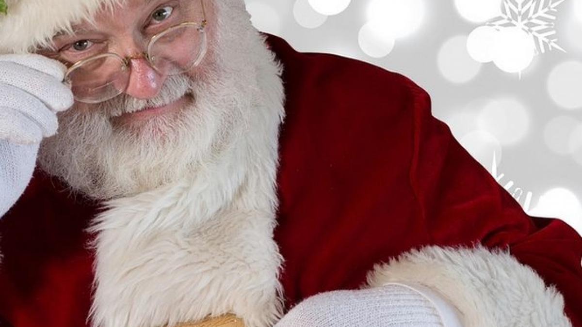 aventurile lui mos craciun prin lume in timp ce livreaza cadouri incredibil ce a patit in romania