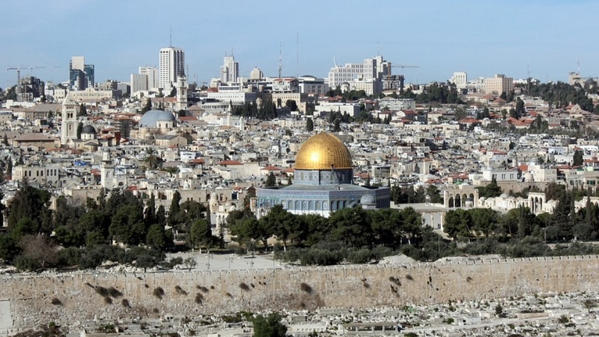 scandal international inca o tara isi muta ambasada in ierusalim dupa sua