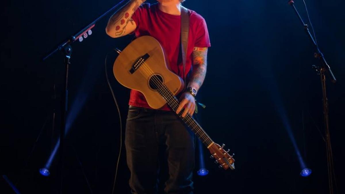 cea mai ascultata piesa de craciun cine e artistul care a inspirat o lume intreaga video