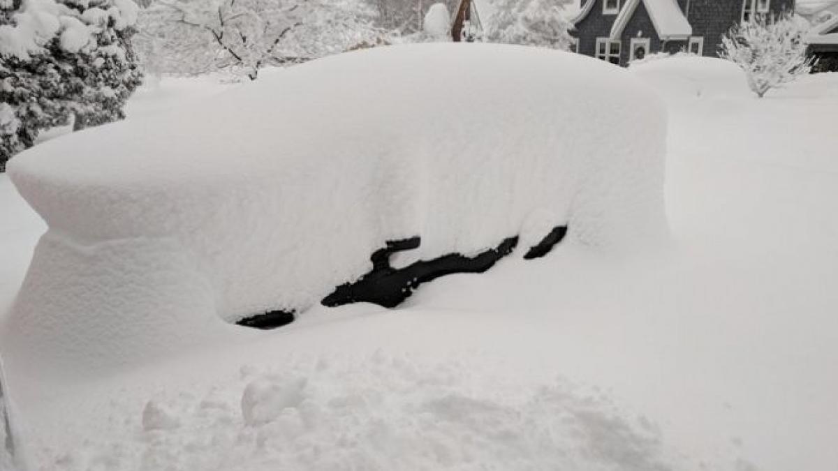 un oras intreg a fost ingropat in zapada soferii nu si au mai gasit masinile galerie foto