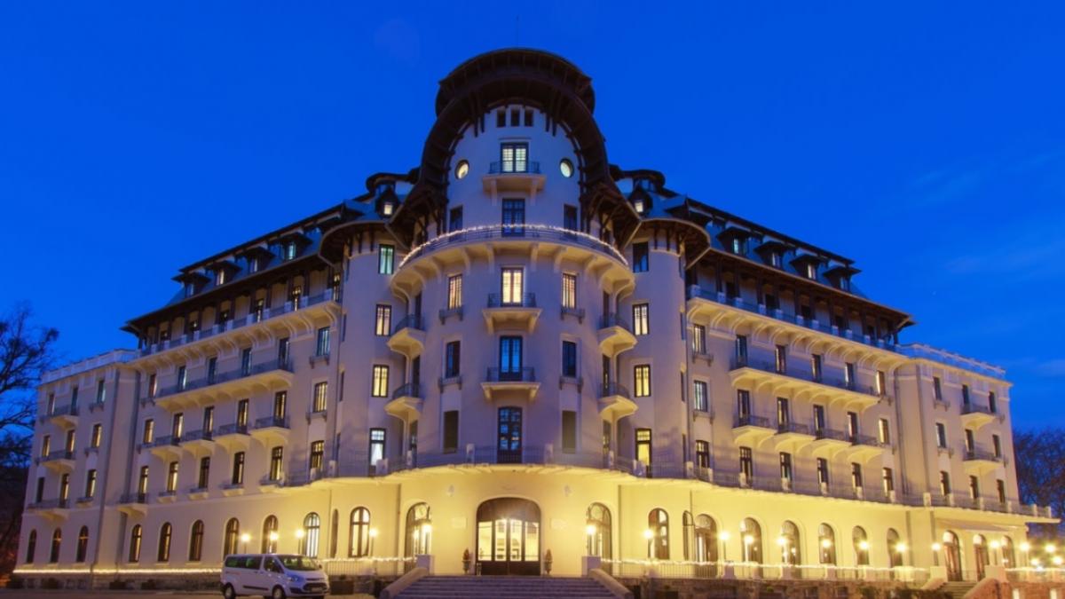 secretele hotelului din romania cu 365 de usi si ferestre