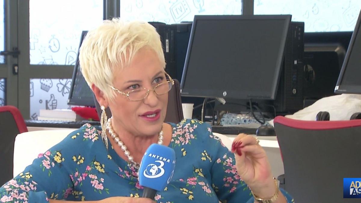 leacul de anul nou de la lidia fecioru se iau 12 catei de usturoi se taie in patru fiecare se