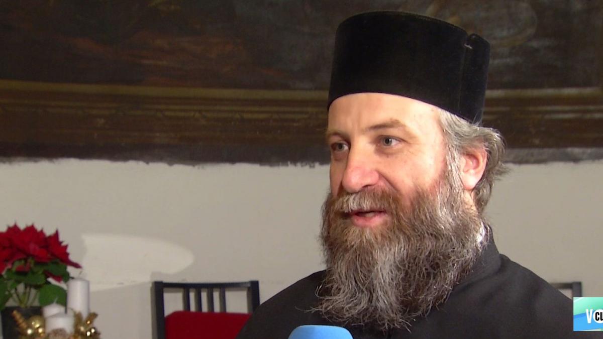 niciodata omenirea n a fost intr un moment mai critic ca acum se sfasie om pe om apelul parintelui