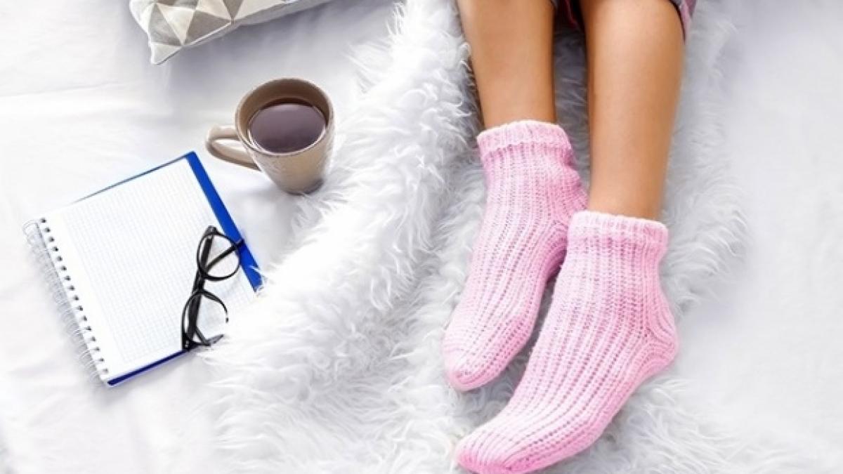 tu dormi cu sosete in timpul noptii ce spun specialistii despre acest obicei