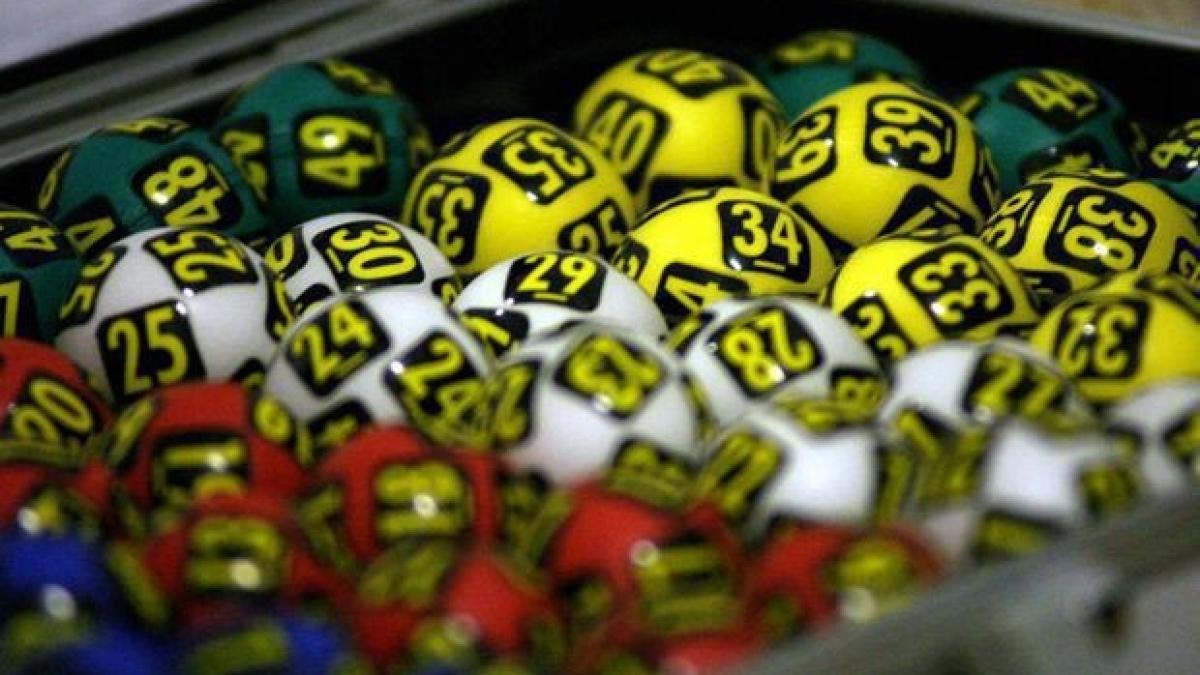 LOTO 6/49 special de ANUL NOU. Numerele extrase duminică, 31 decembrie 2017! Record la JOKER!