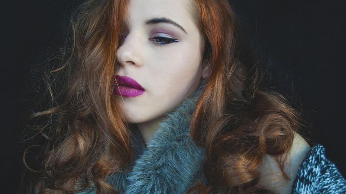 video cum realizezi rapid un machiaj de petrecere pentru o seara speciala