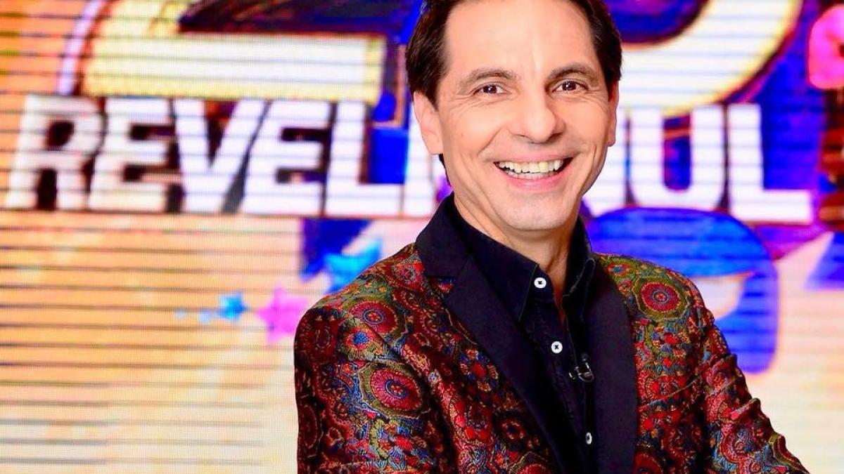 ce iti apare pe ecranul telefonului daca il suni pe dan negru in timpul revelionului inregistrat cu