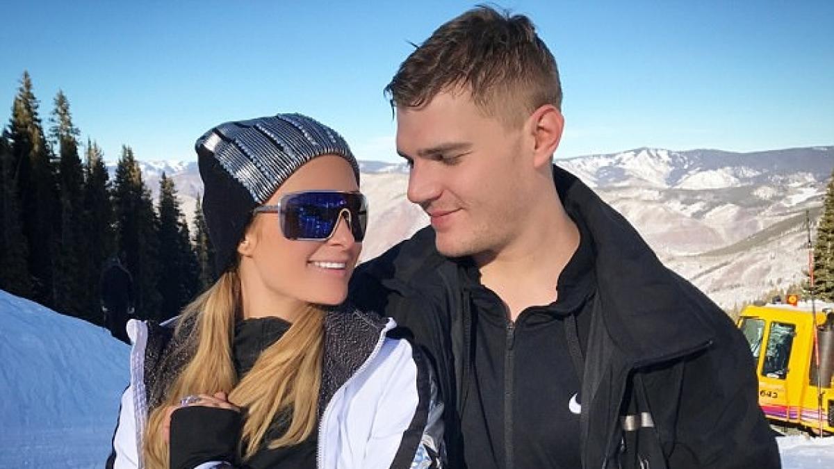 bucurie mare la hollywood paris hilton a fost ceruta de sotie de anul nou foto