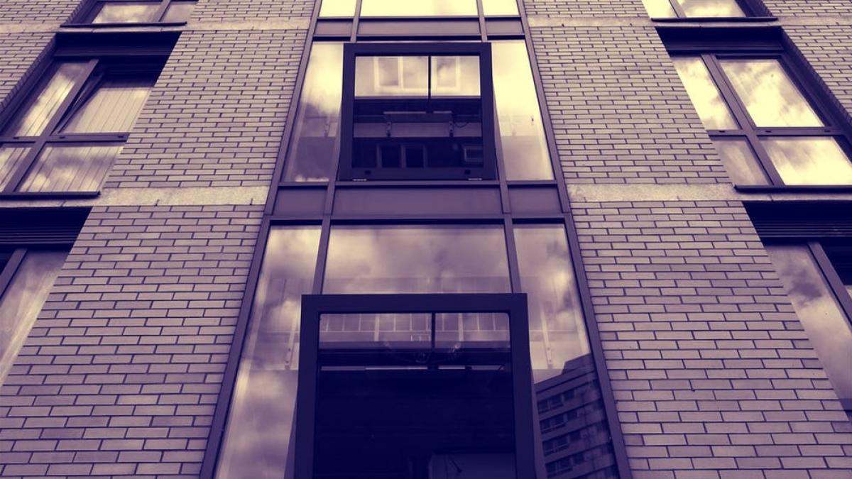 gestul cumplit al unei fete de 14 ani copila s a aruncat in gol din locuinta sa din italia