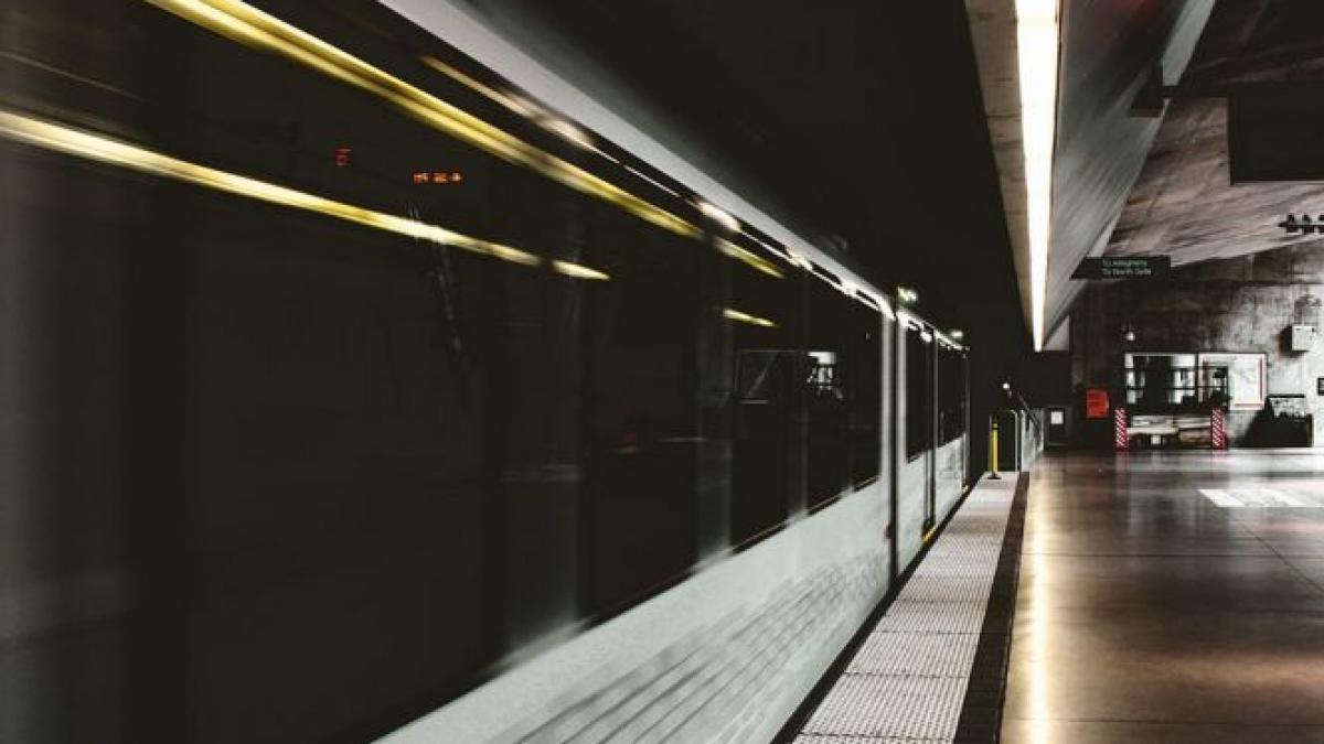 s a intamplat din nou un barbat de 65 de ani a murit dupa ce a fost impins pe sinele metroului