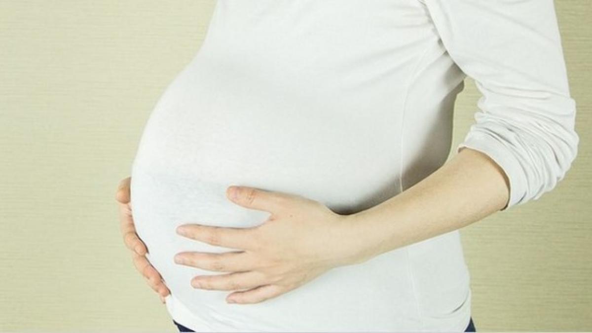 a nascut in toaleta din cauza indiferentei medicilor m a intrebat de ce urlu ma mir cum de am ramas