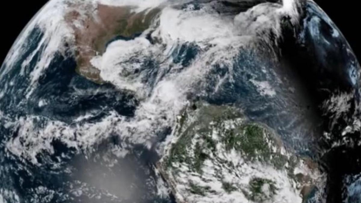 cum se vede din spatiu ciclonul bomba care loveste sua e cea mai intensa furtuna din ultimii 40 de