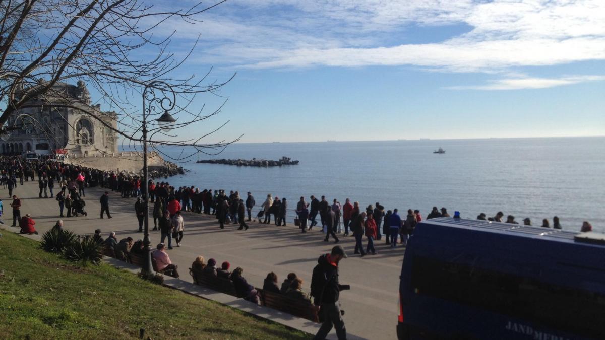 de boboteaza apele marii negre s au cutremurat foto