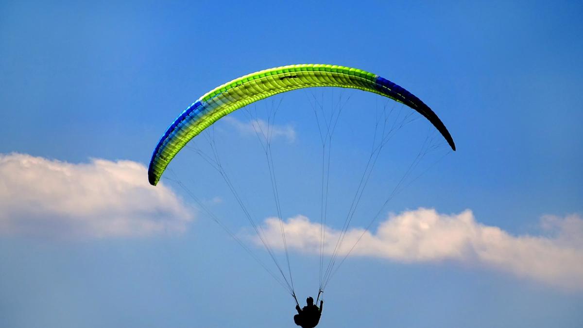 accident socant in timis un barbat a sfarsit decapitat de motorul parapantei cu care zbura