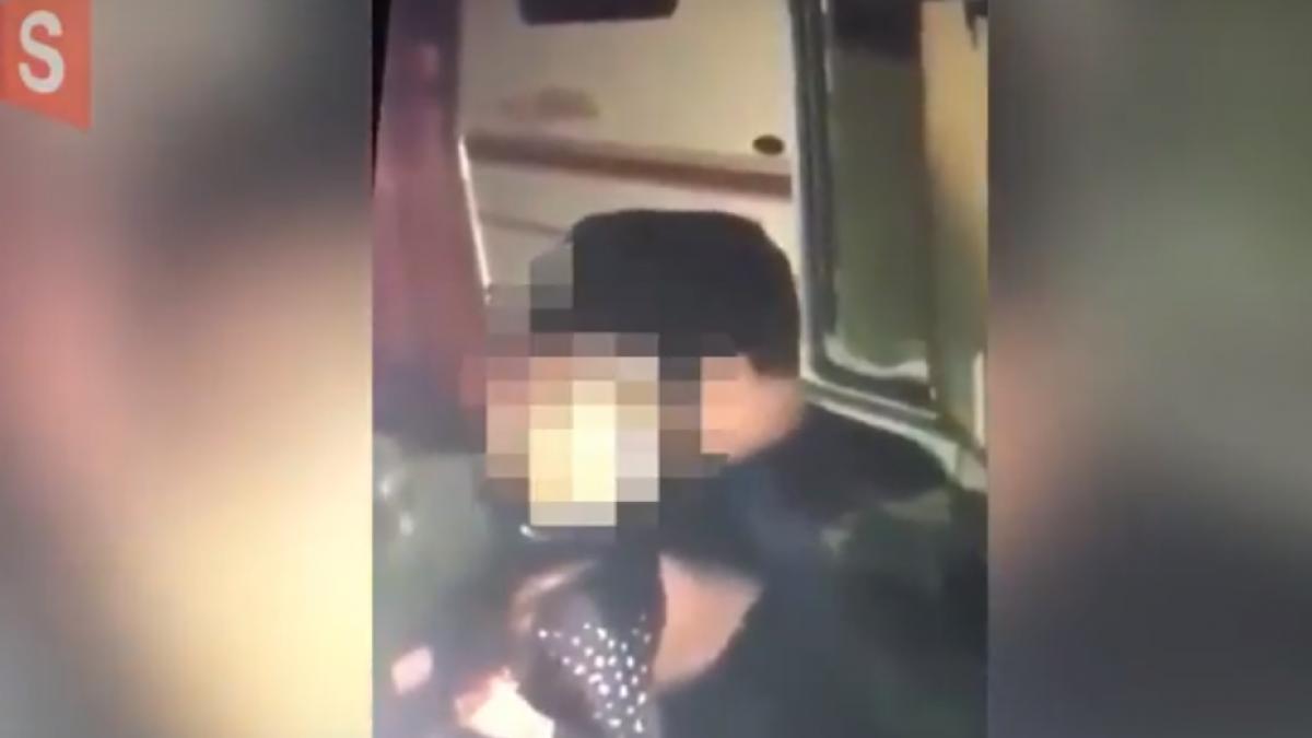 a lovit o cu brutalitate fiindca a intretinut relatii cu tatal ei cum a fost surprinsa atacatoarea