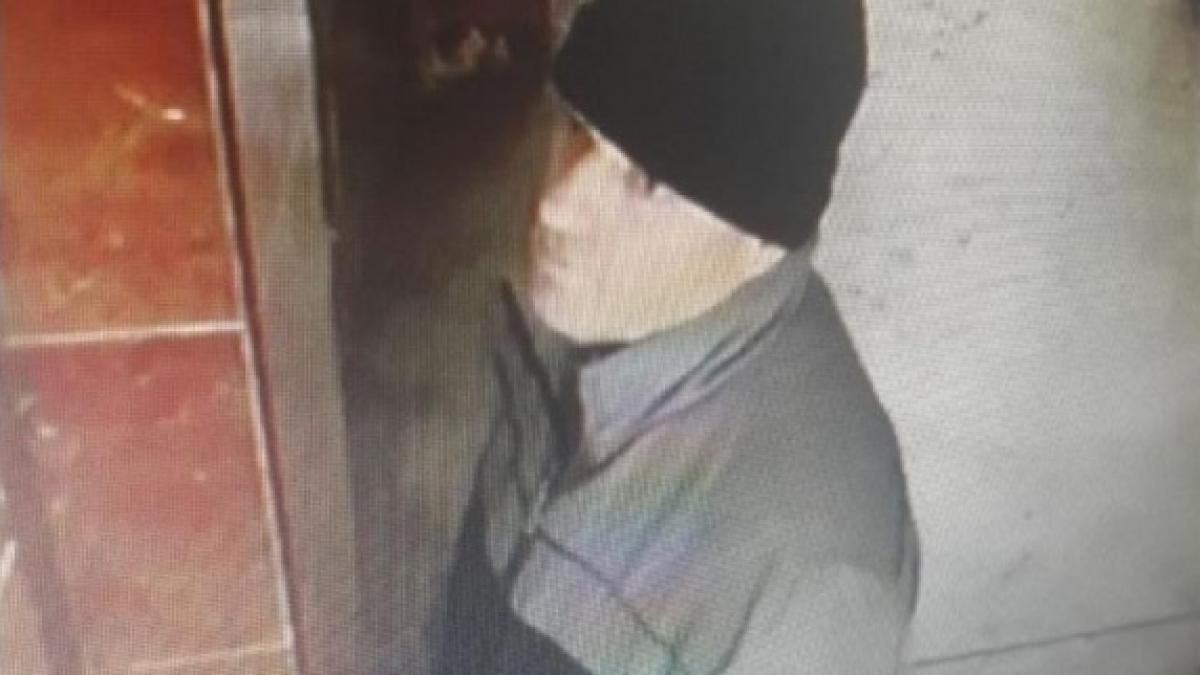 masuri speciale pentru politistul pedofil cum este tinut in arestul central