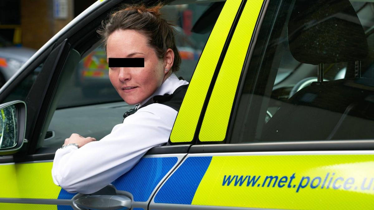 politista concediata dupa ce a jignit doua romance in marea britanie