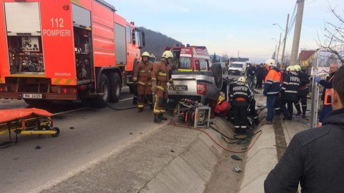 accident grav in reghin dupa ce o masina a cazut in sant ce s a intamplat cu soferul