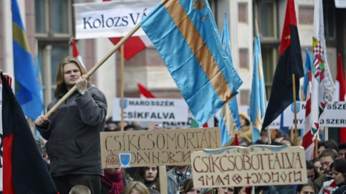 ministrul de externe din ungaria recentele remarci ale premierului roman complet inacceptabile