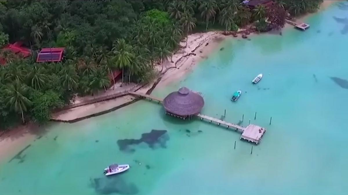 o insula tropicala de lux va fi vanduta cu zece dolari oricine poate intra in posesia ei daca face