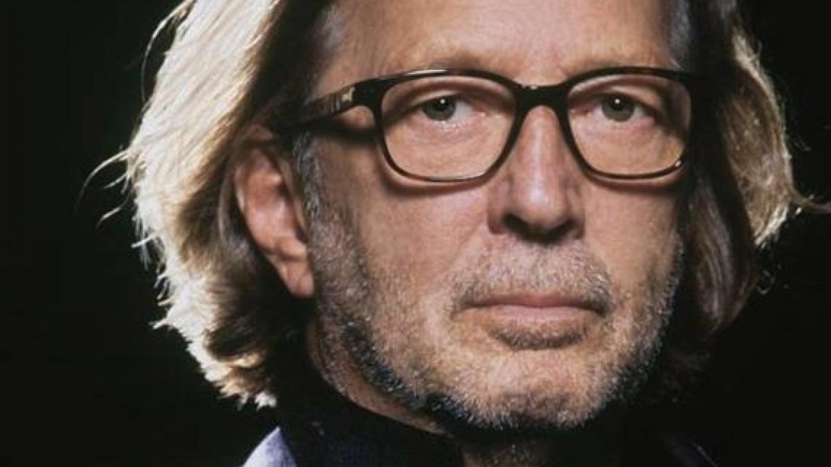 un mare cantaret la un pas de a si pierde auzul este uimitor ca mai sunt aici