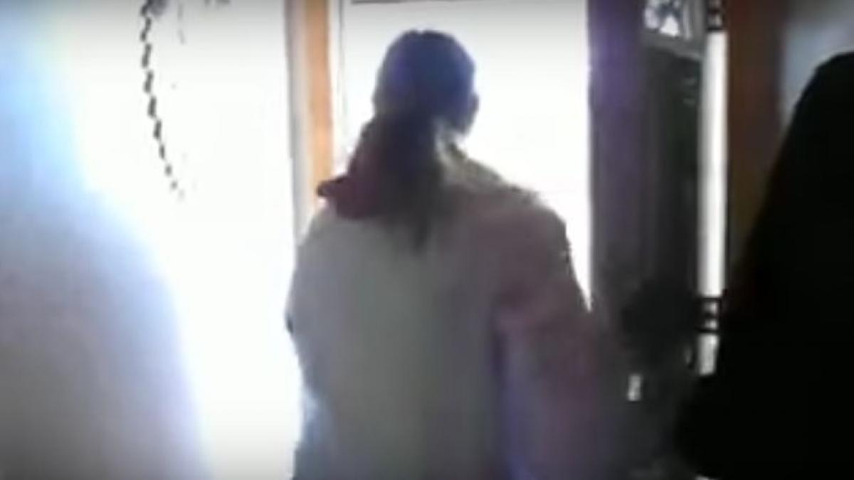 isi filma sotia in timp ce iesea din casa dar ce a urmat intrece orice imaginatie doamne sunt atat