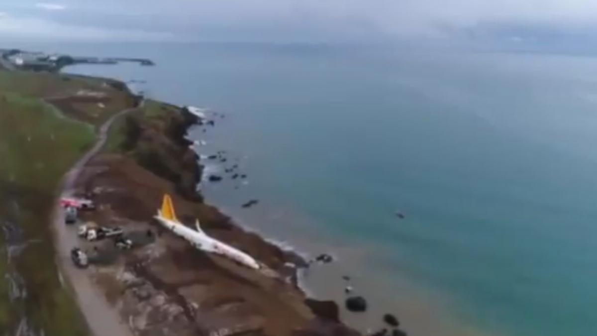 la un pas de tragedie un avion cu peste 160 de pasageri la bord a iesit de pe pista si a fost cat