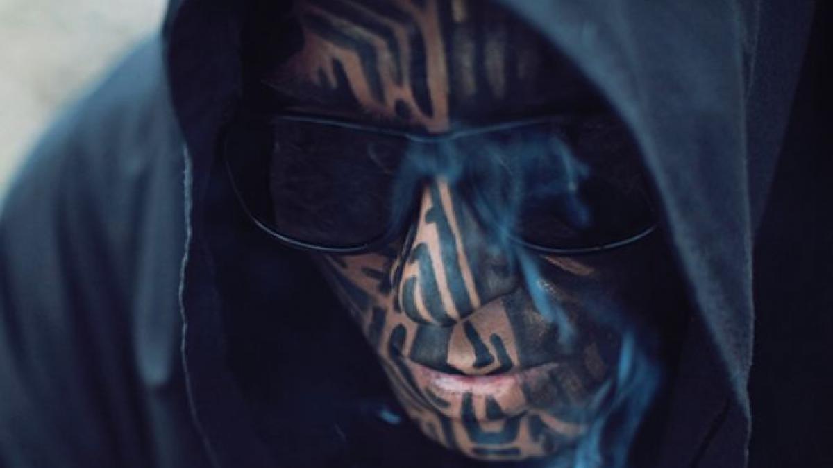 motivul pentru care carla s dreams poarta masca