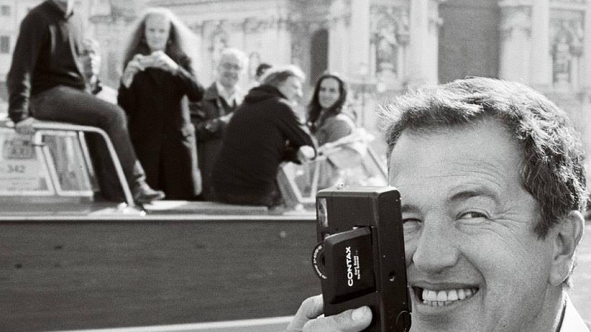 scandal urias un fotograf celebru acuzat de hartuire era un pradator sexual