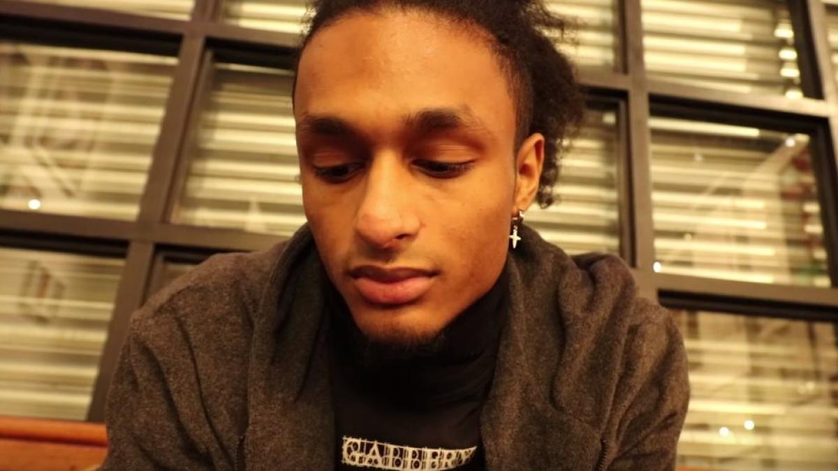 a vrut sa scape de taxa de bagaj si s a imbracat asa ce s a intamplat la scurt timp e ireal video