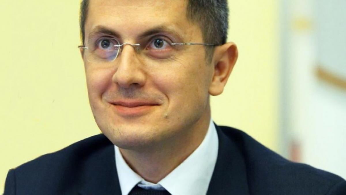 usr ii da asigurari lui klaus iohannis