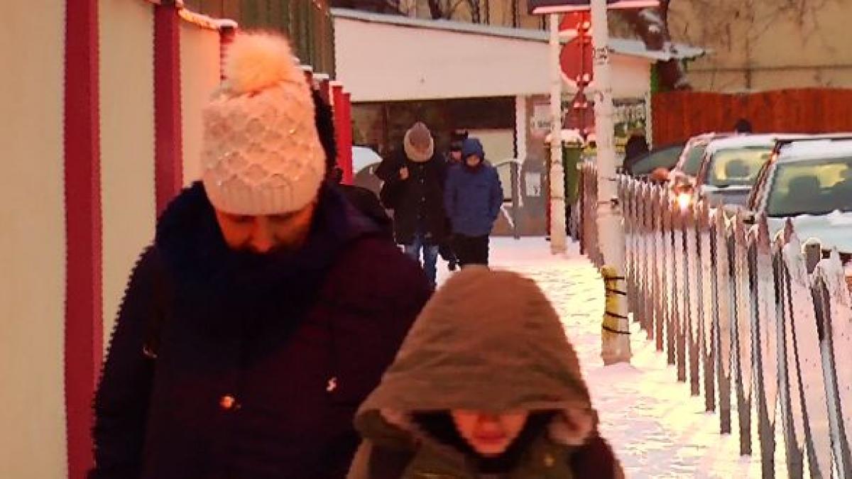 vreme rea peste romania intra in vigoare un cod galben de polei ninsoare si viscol