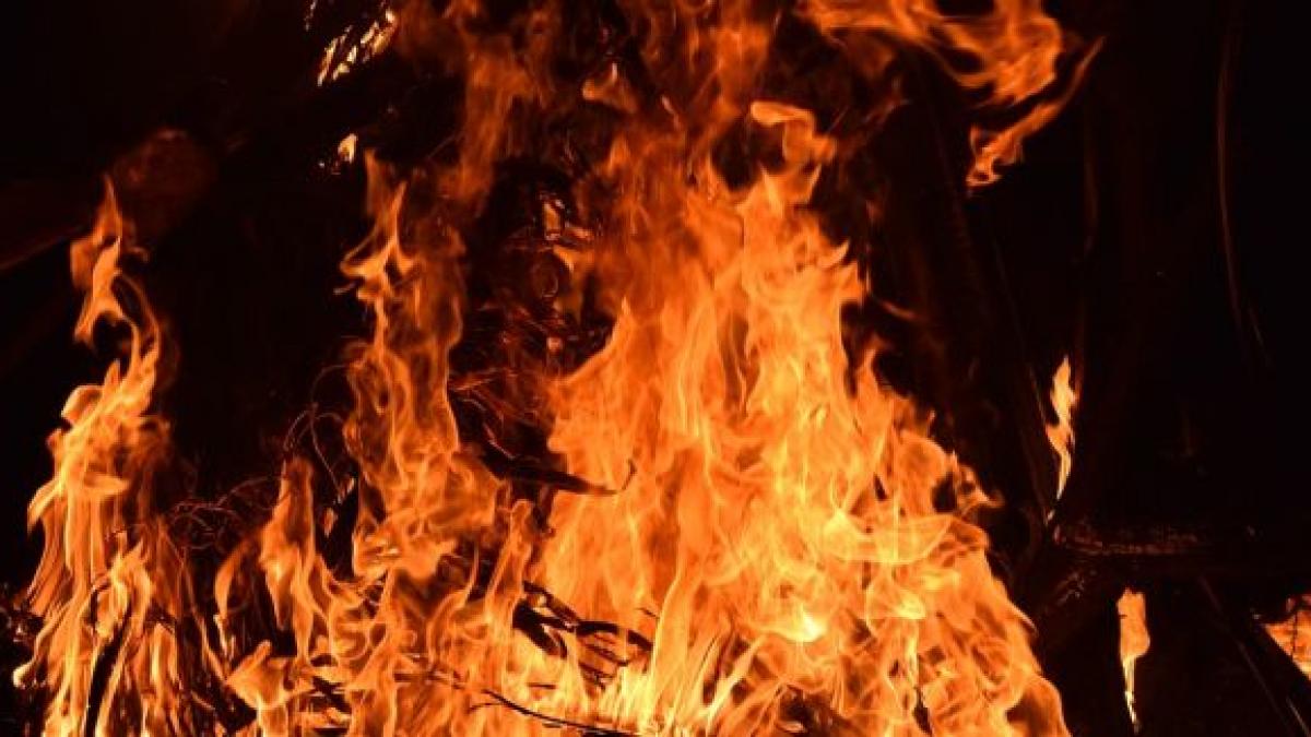 incendiu grav la vaslui o femeie a fost gasita inconstienta si cu arsuri foarte puternice