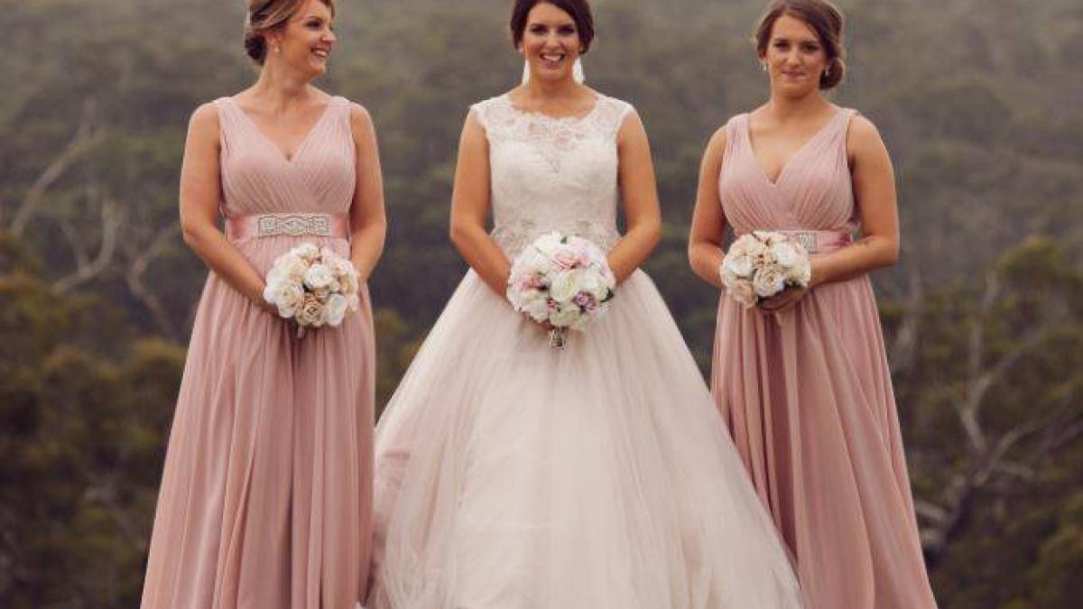 la doi ani de la nunta a aflat o veste soc toate fotografiile de la ceremonie au fost postate pe