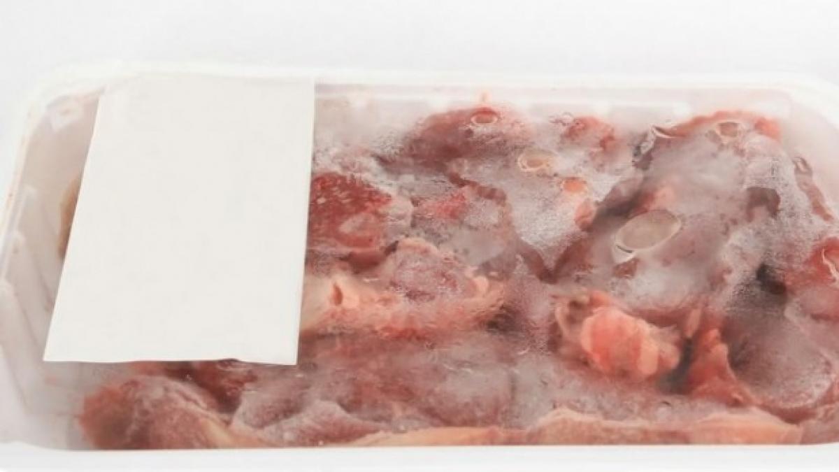 pastrezi carnea la congelator uite la ce riscuri te expui