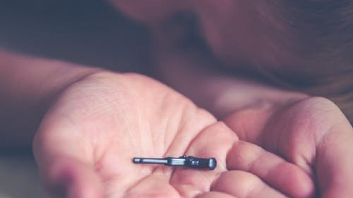 a batut un elev in curtea scolii si a fost retinut ce l a facut pe un tata sa recurga la un